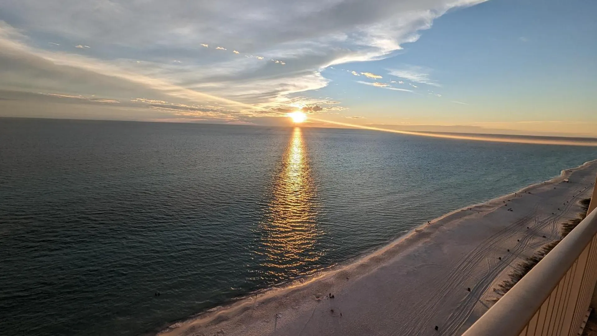 Beautiful Beach Front Condo! - Tidewater 1804 파나마 시티 아파트