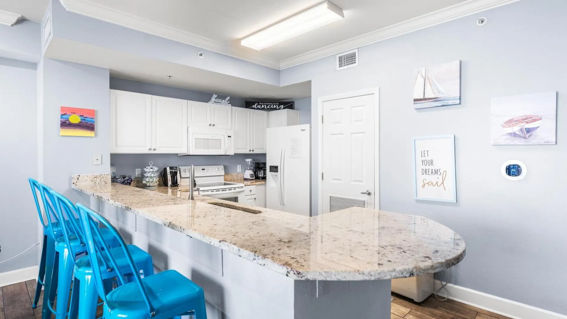 Beautiful Beach Front Condo! - Tidewater 1804 파나마 시티